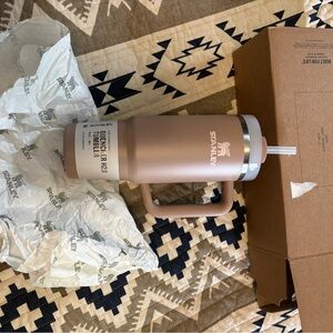 30 oz Stanley Almond Rose color